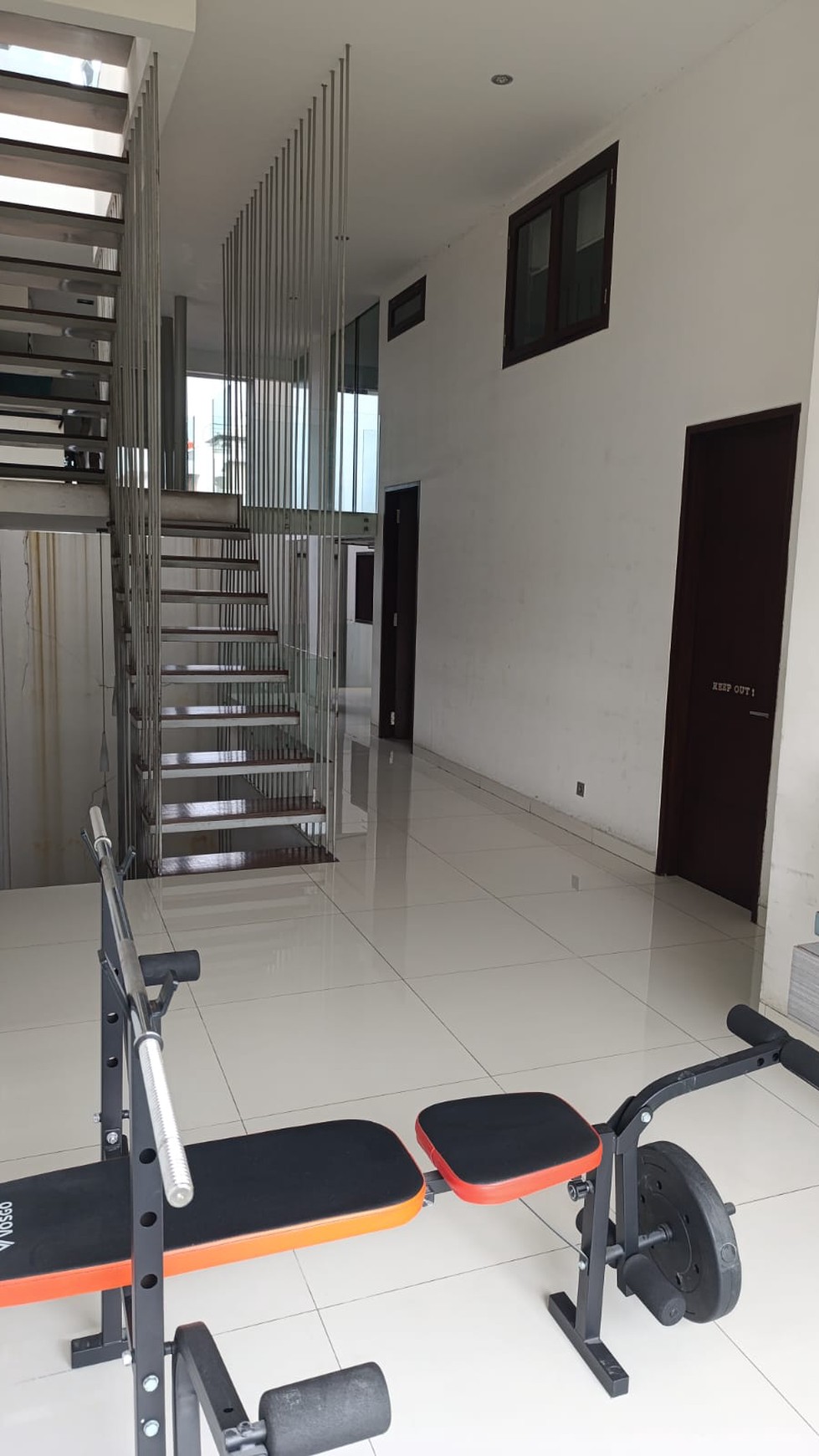 Rumah 4 lantai bagus semi furnished ,Minim Renov di Kelapa Gading