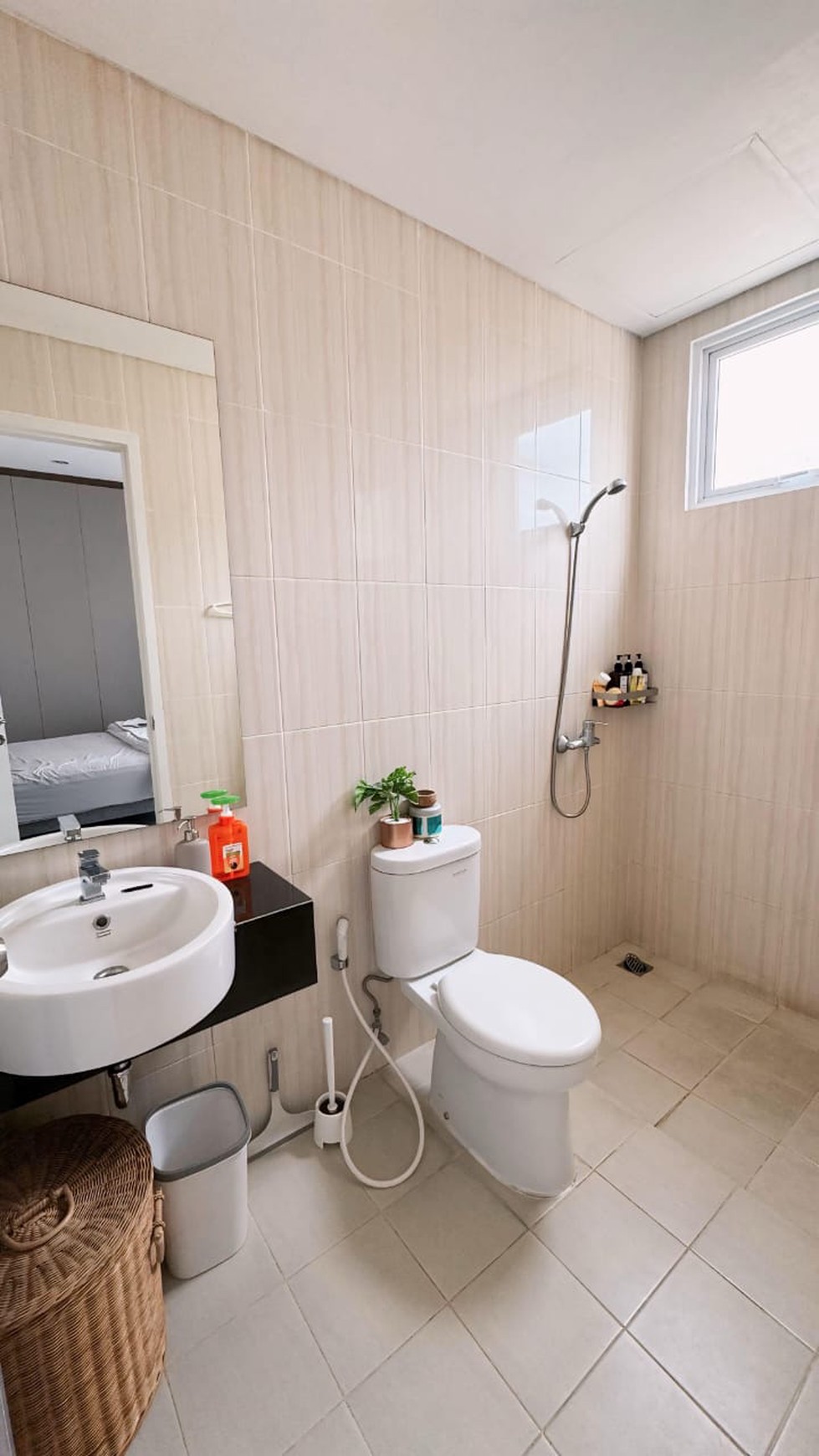 Di Jual Cepet Rumah Cantik 2 Lantai dengan Desain Mewah dan Modern Lokasi Strategis @Cirendeu, Ciputat