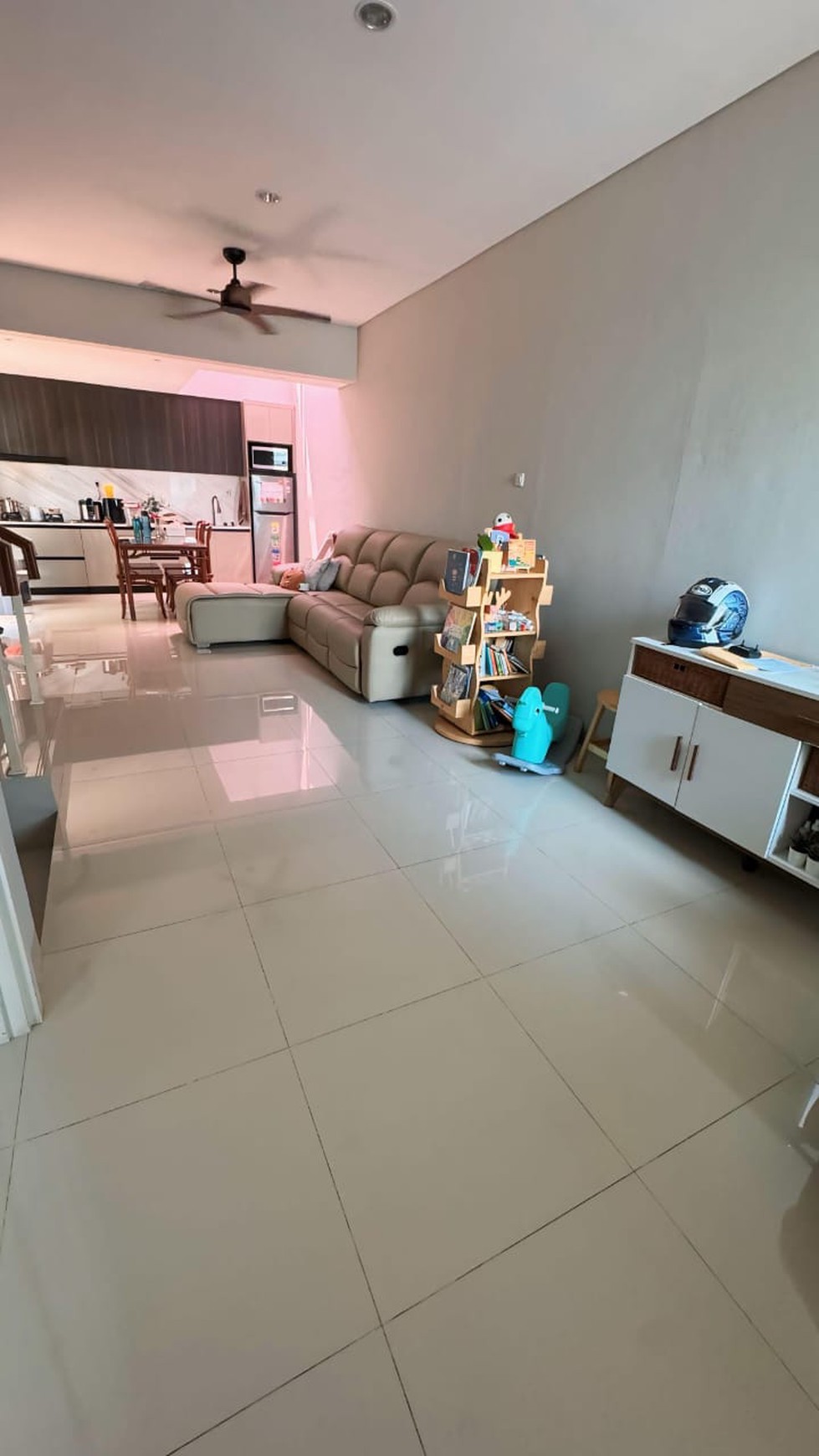 Di Jual Cepet Rumah Cantik 2 Lantai dengan Desain Mewah dan Modern Lokasi Strategis @Cirendeu, Ciputat