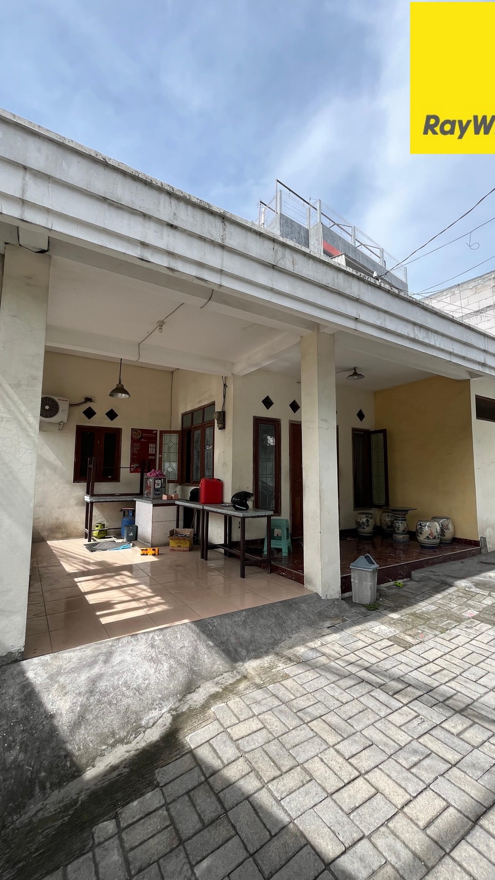 Dijual Rumah di Nol Jalan Raya Ketintang Surabaya