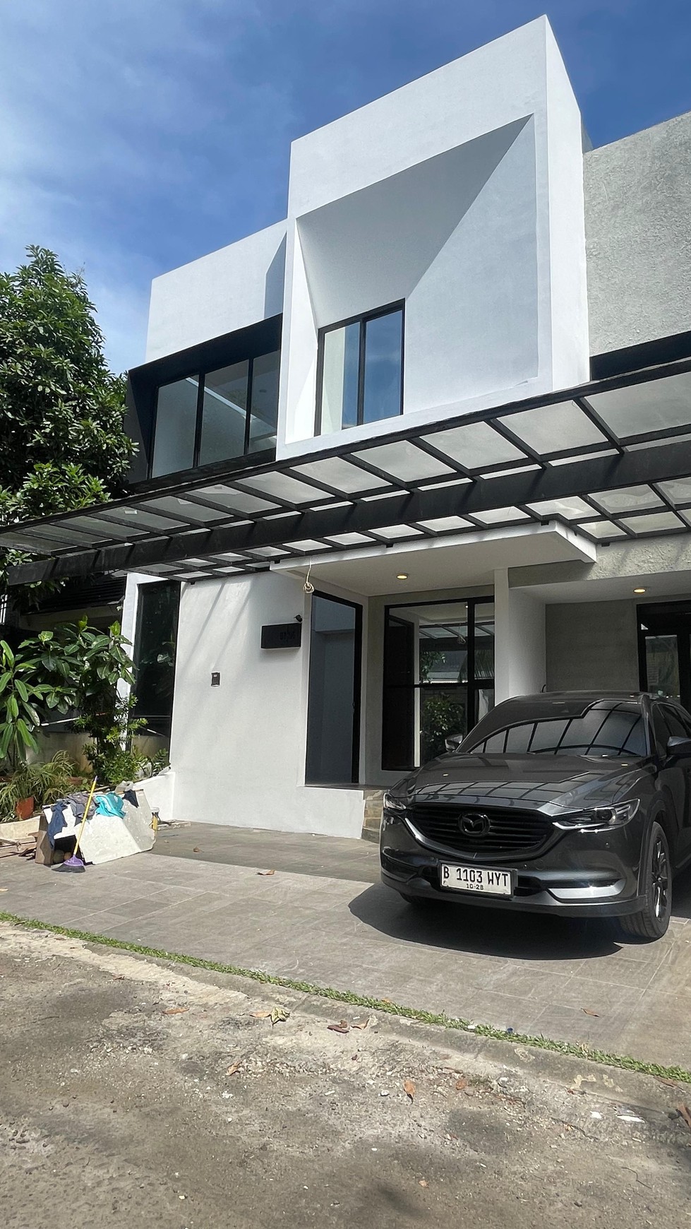 Rumah di Cluster Bintaro Jaya, Modern Minimalis di Sektor 9