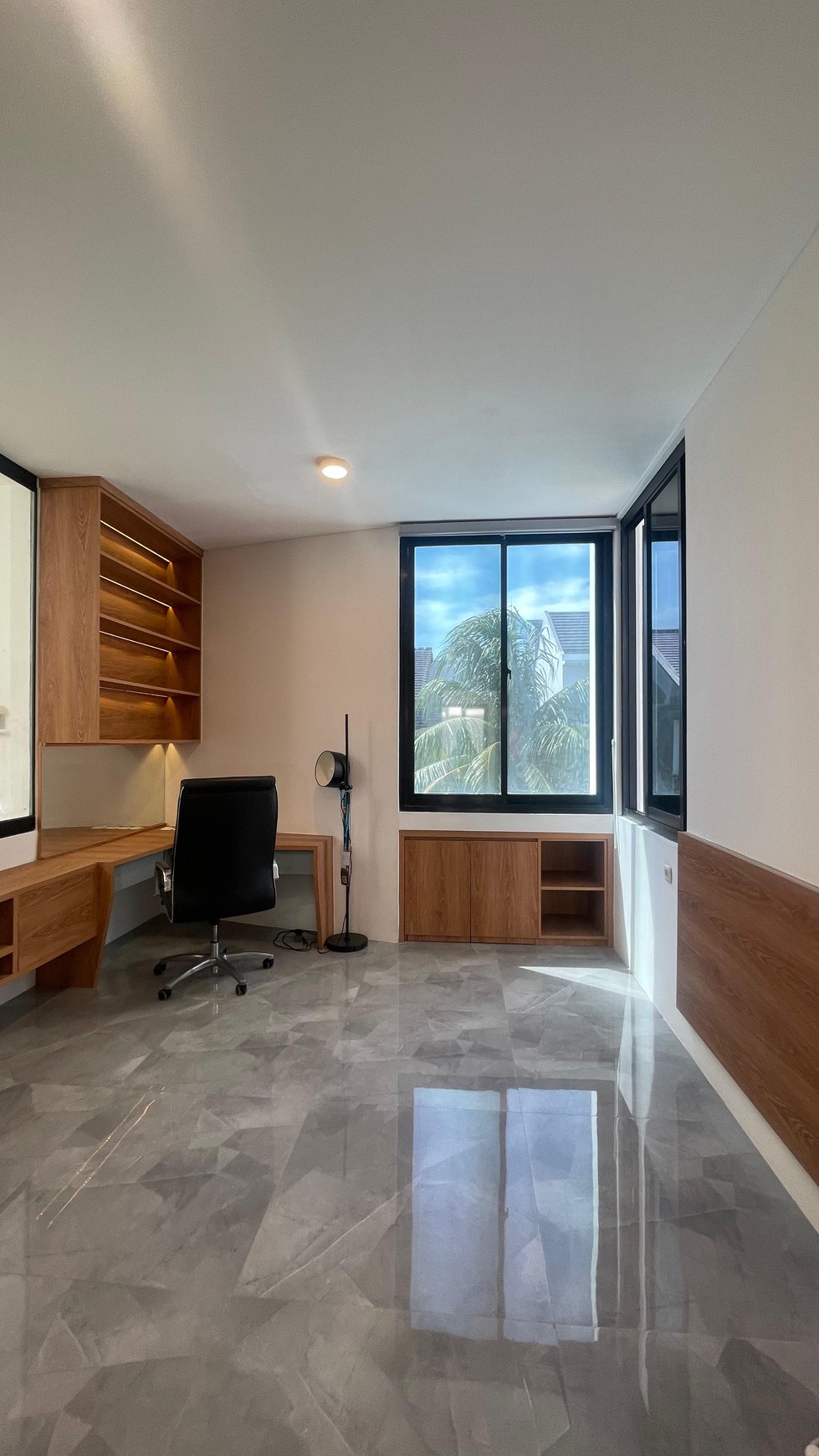 Rumah di Cluster Bintaro Jaya, Modern Minimalis di Sektor 9