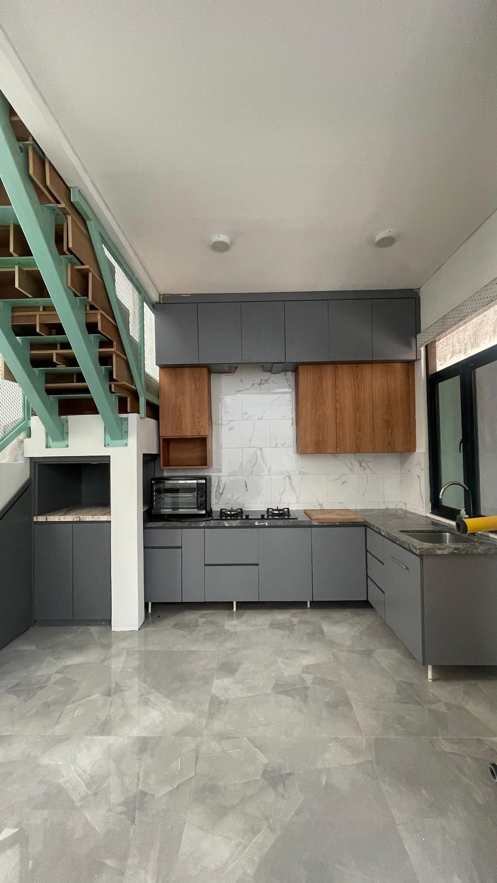 Rumah di Cluster Bintaro Jaya, Modern Minimalis di Sektor 9