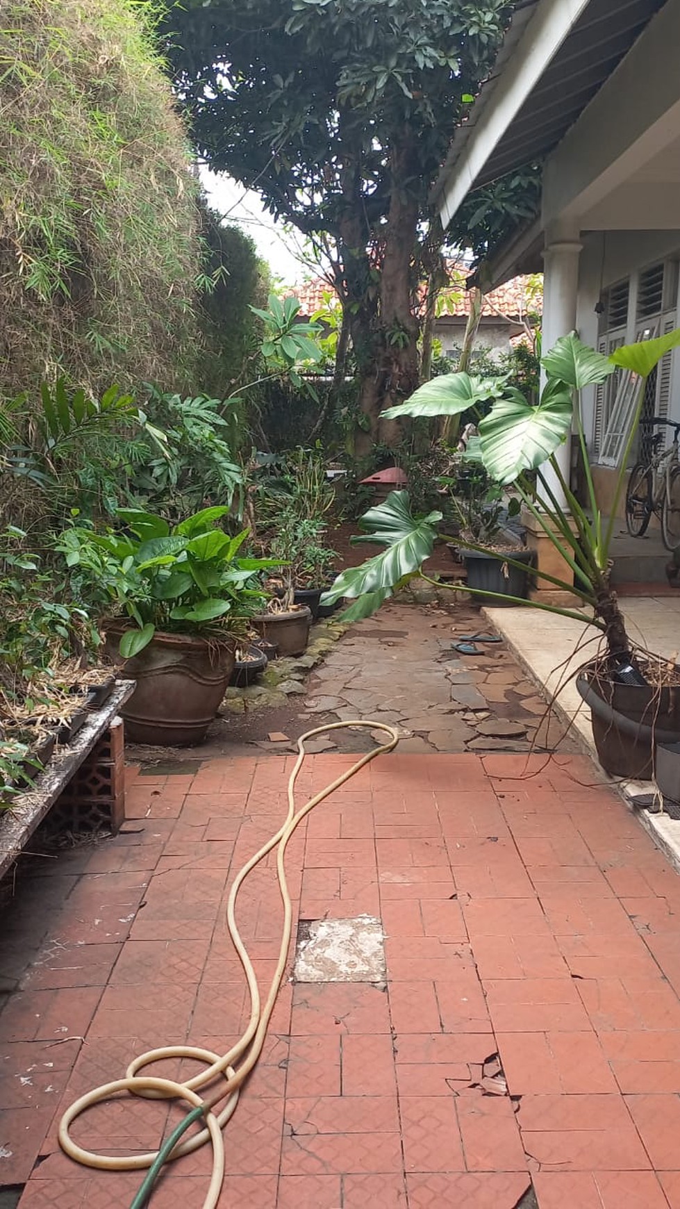 Rumah 1 lantai Posisi di Hook di Pondok Aren