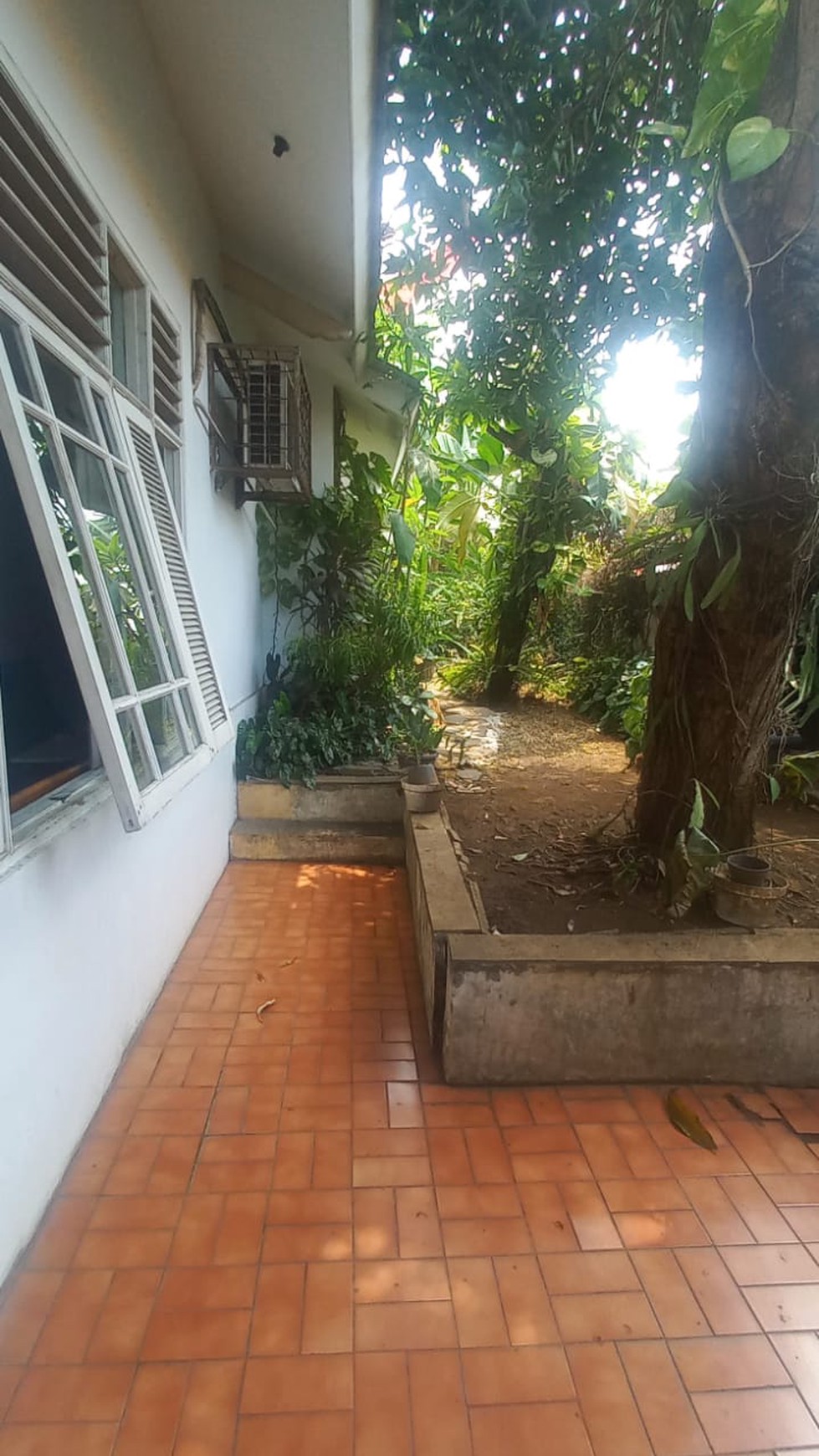 Rumah 1 lantai Posisi di Hook di Pondok Aren