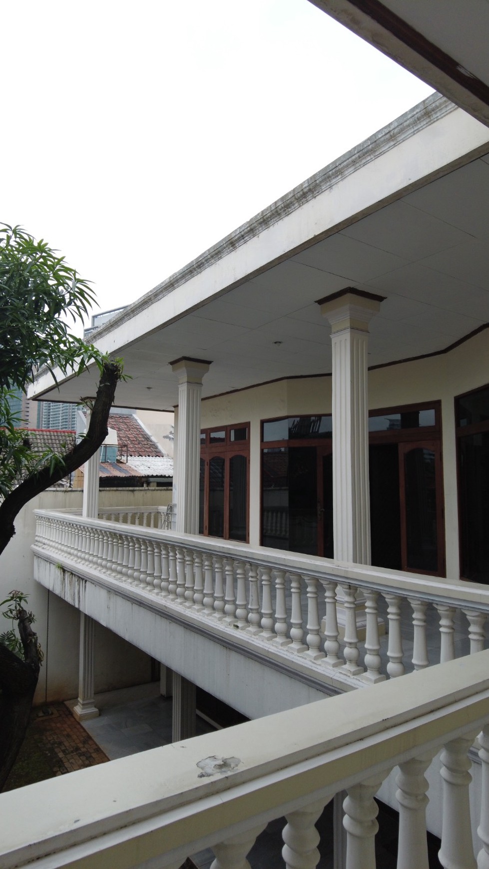 Dijual Rumah Mewah 2 lantai di Cipete, Lokasi strategis, dekat ke Antasari , Kemang, dan Pondok Indah, Cocok untuk usaha kost-kostan!
