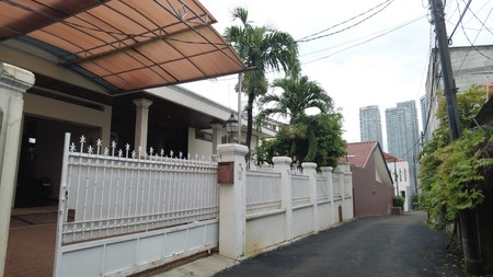 Dijual Rumah Mewah 2 lantai di Cipete, Lokasi strategis, dekat ke Antasari , Kemang, dan Pondok Indah, Cocok untuk usaha kost-kostan!