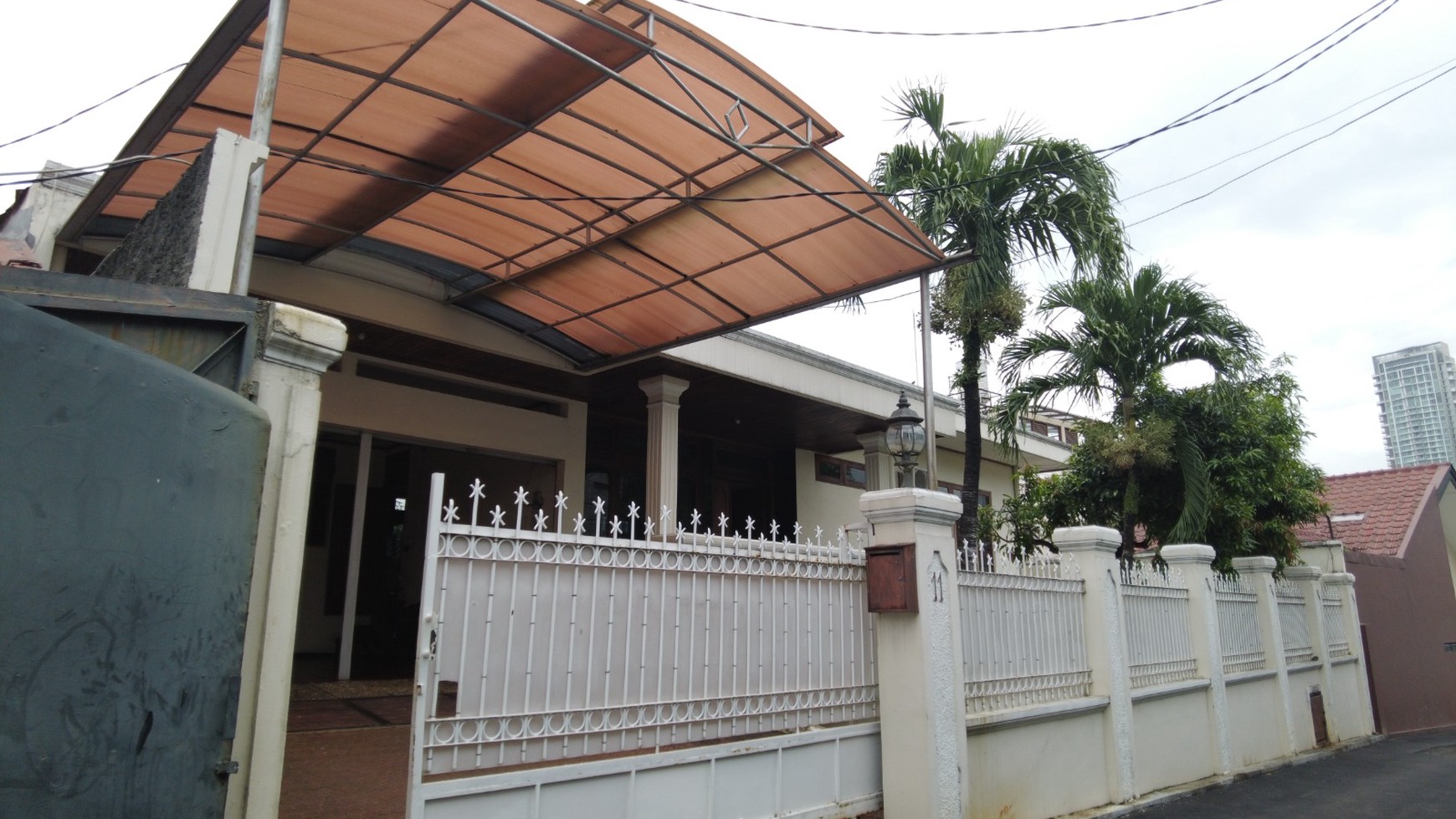 Dijual Rumah Mewah 2 lantai di Cipete, Lokasi strategis, dekat ke Antasari , Kemang, dan Pondok Indah, Cocok untuk usaha kost-kostan!