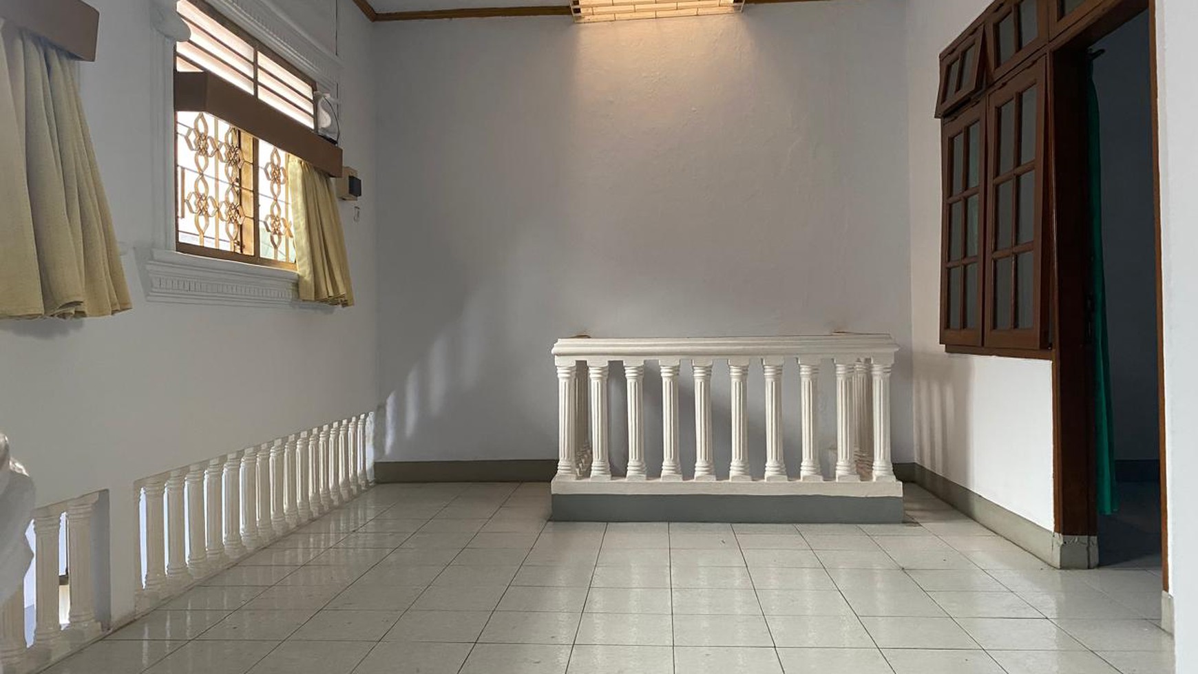 Rumah disewakan di Tebet Barat Dalam