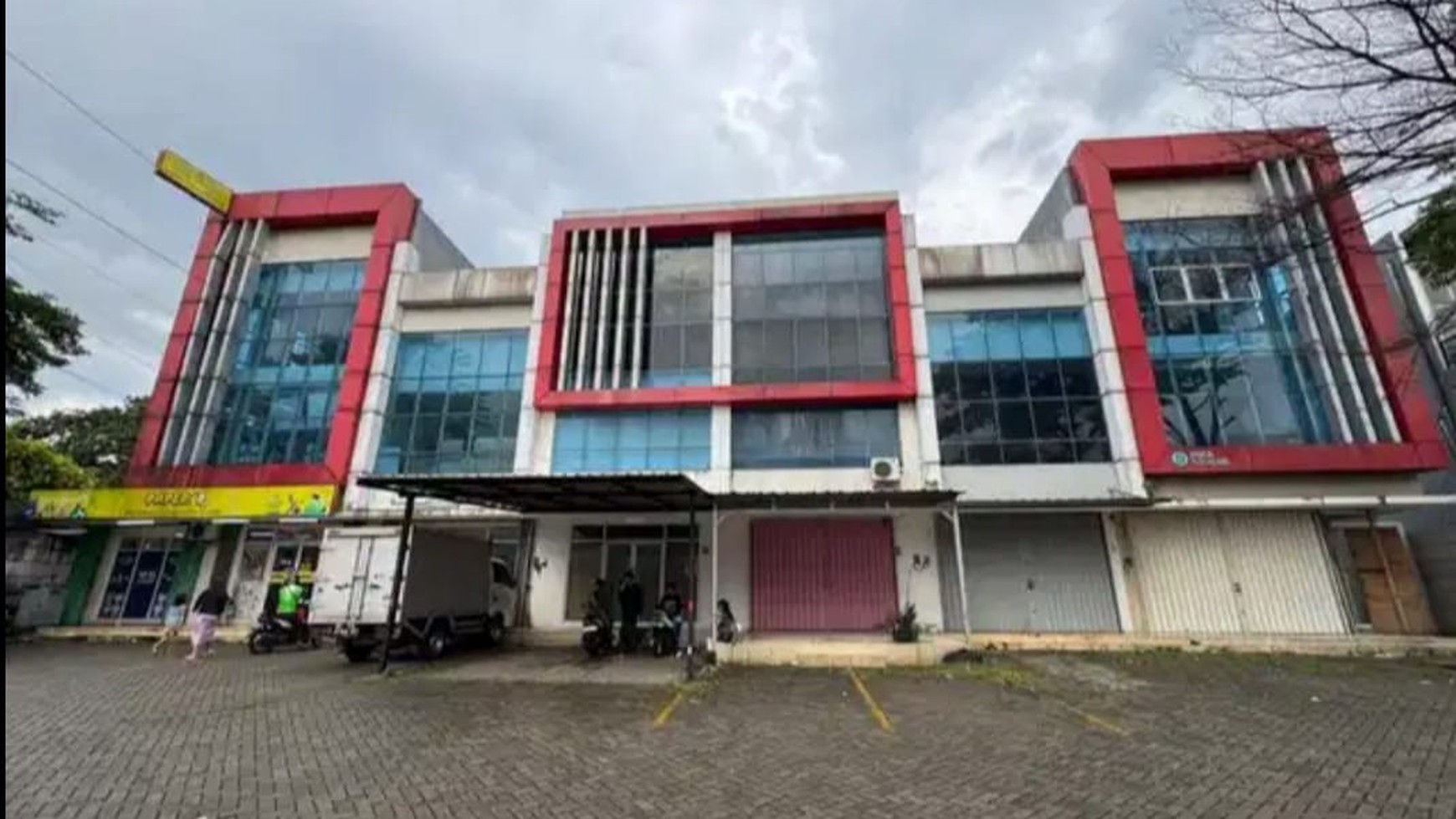 Ruko lokasi strategis, cocok untuk Kantor maupun Usaha di Bintaro