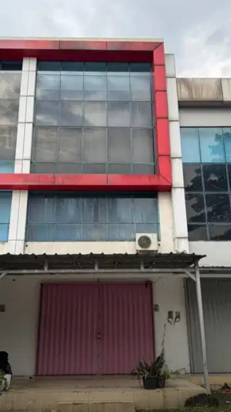 Ruko lokasi strategis, cocok untuk Kantor maupun Usaha di Bintaro