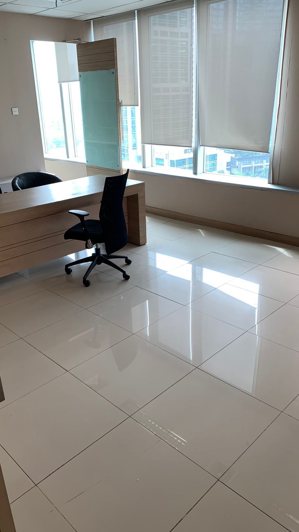 Office Tower grade A, The East Office Lantai Middle Luas 210M, semi furnished , view bagus