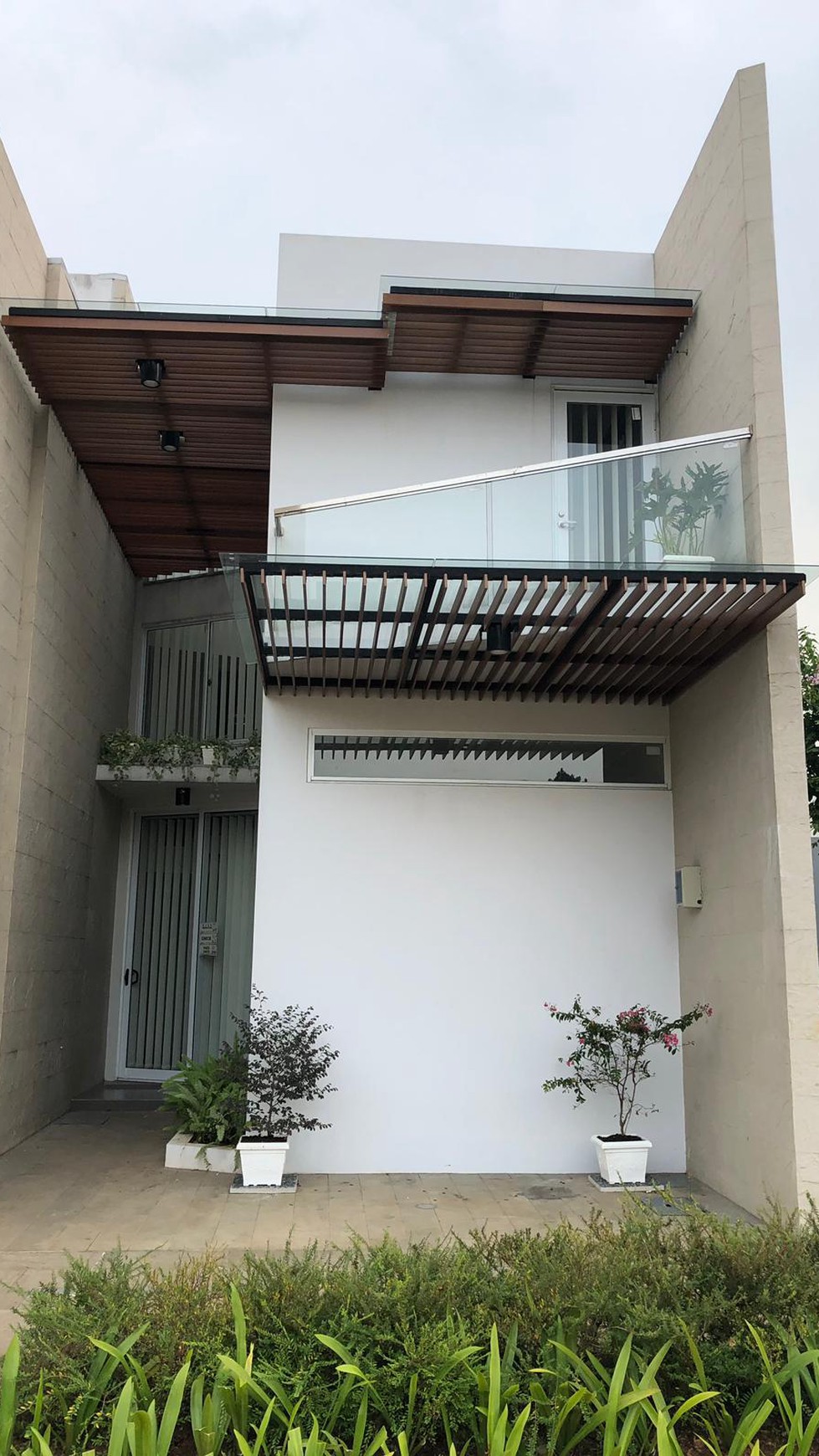 Rumah di Kebayoran Piazza Bintaro Jaya, siap huni dan murah