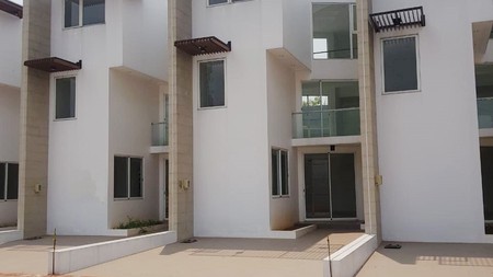 Rumah di Discovery Divine Bintaro siap huni bergaya jepang