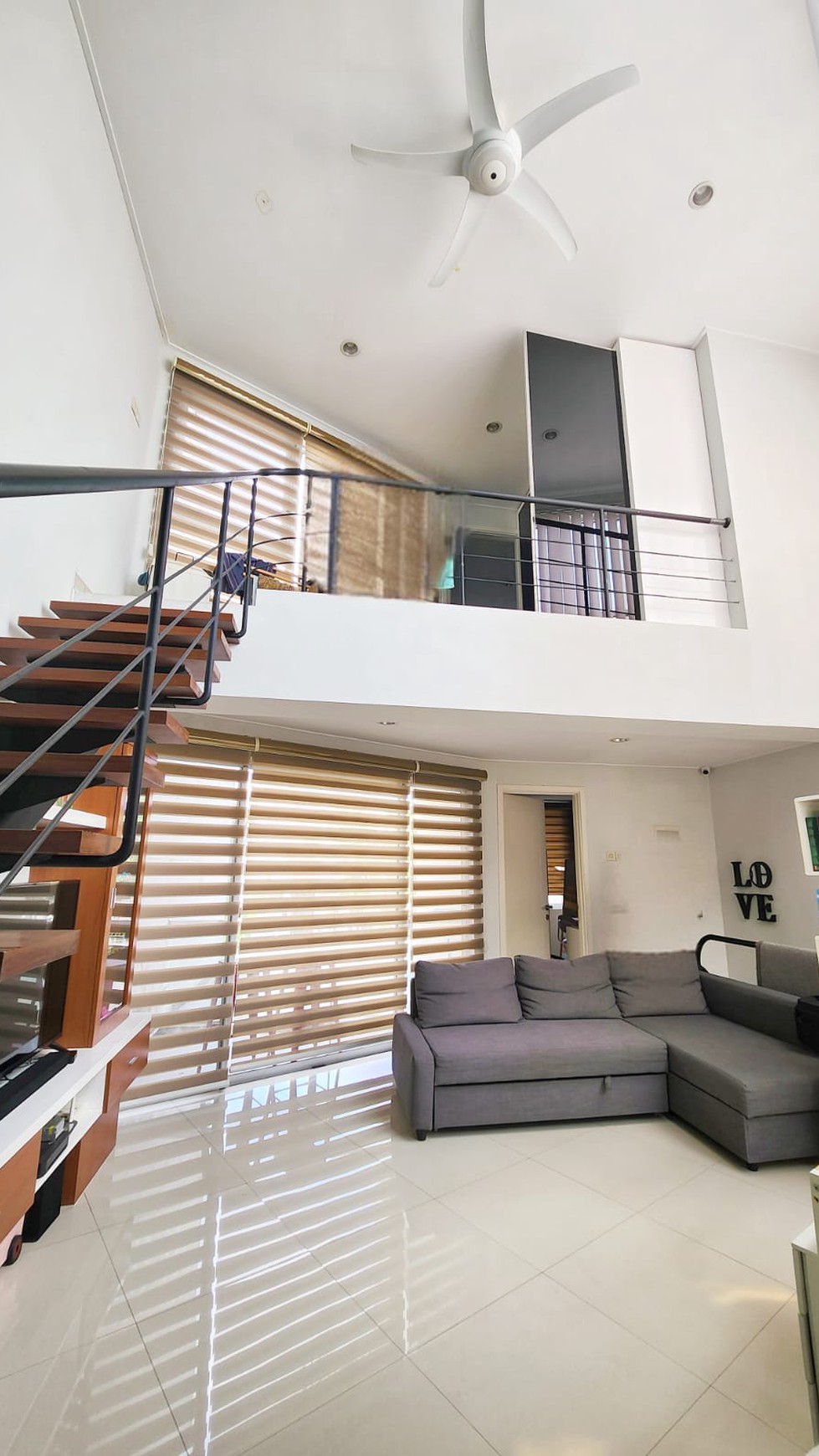 Rumah di Discovery Divine Bintaro siap huni bergaya jepang