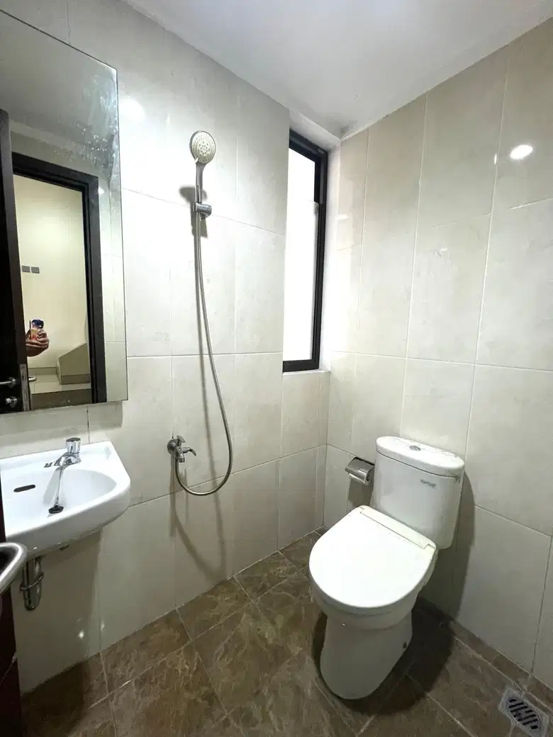 Rumah sdh renov di Kebayoran Harmony Bintaro dan Furnished