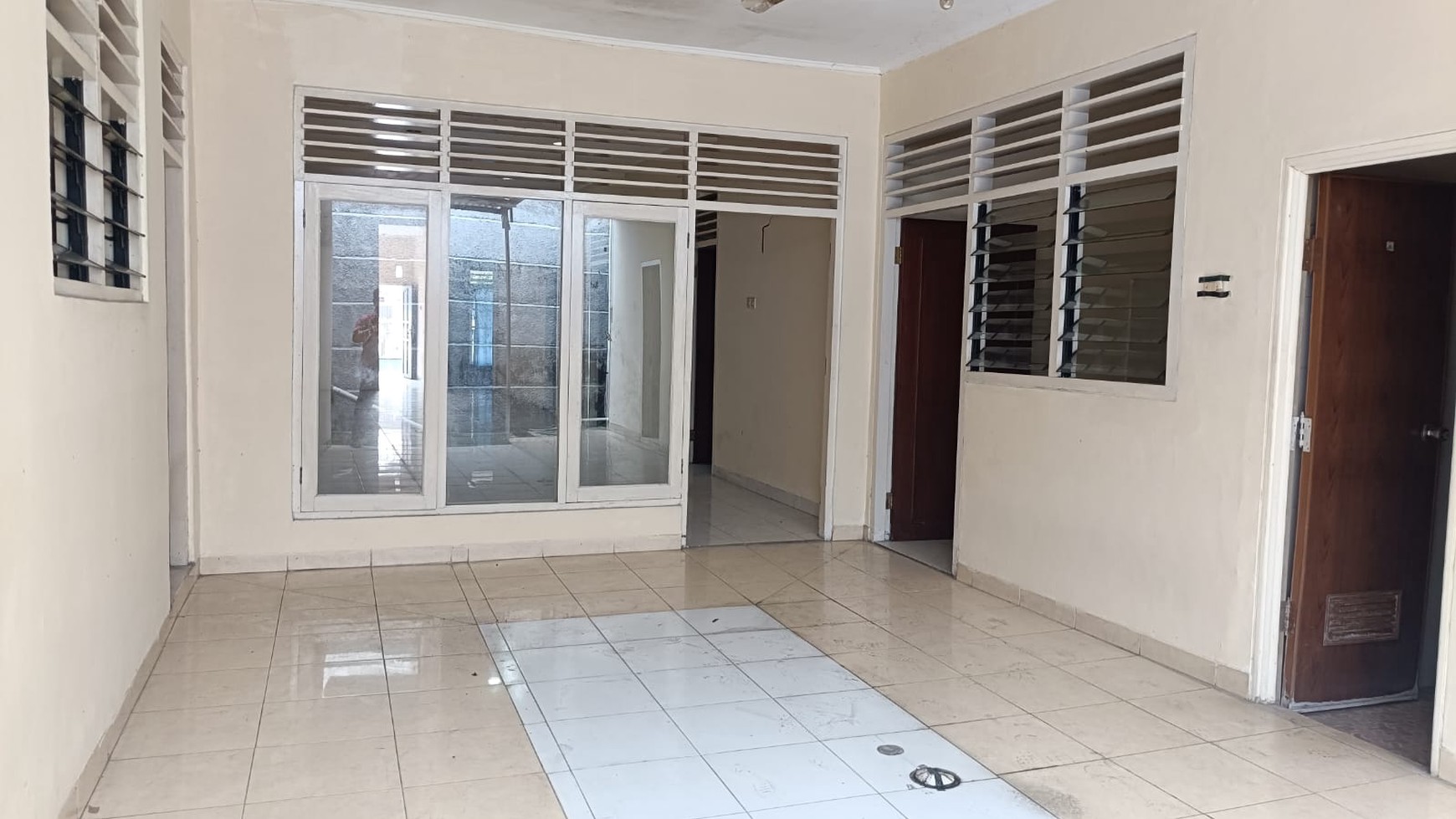 Rumah disewakan di Bidara Cina Otista