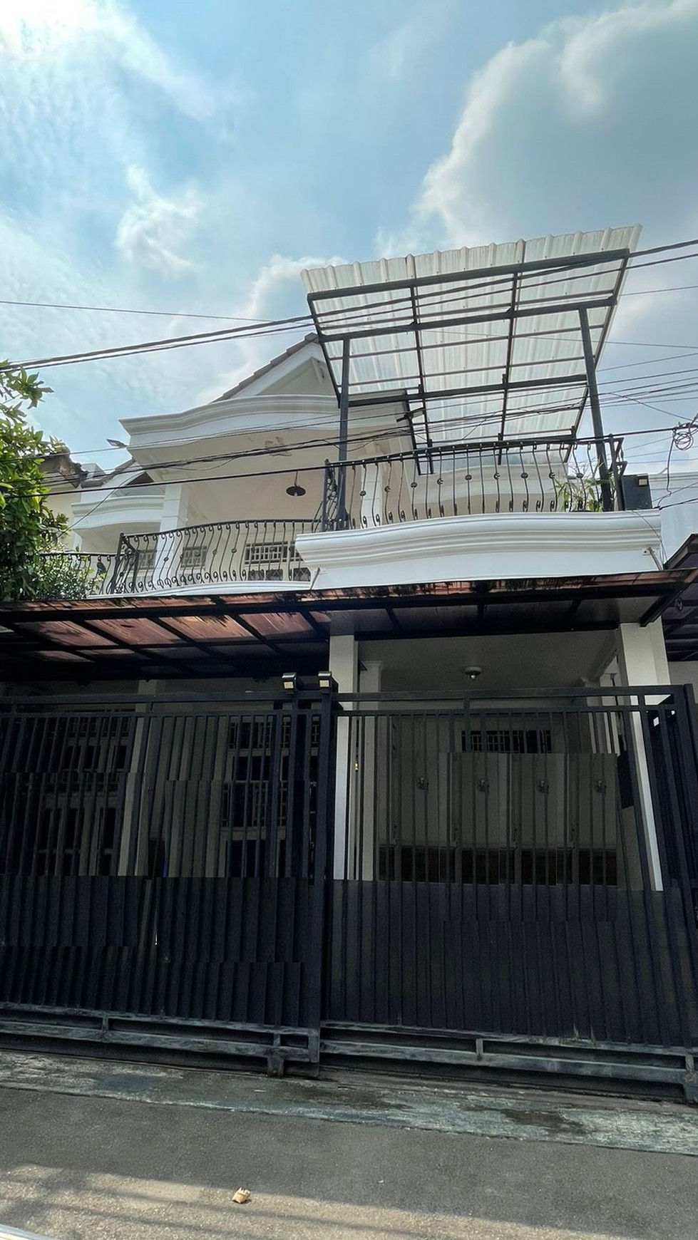 Rumah Minimalis, 2 Lantai, Bebas banjir di Bintaro Sektor 9