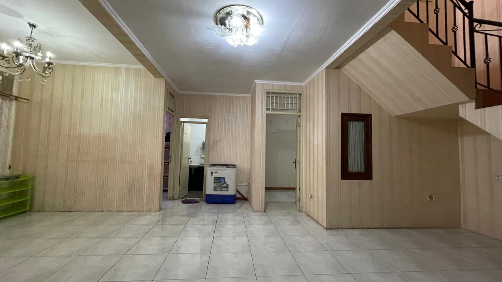 Rumah Minimalis, 2 Lantai, Bebas banjir di Bintaro Sektor 9