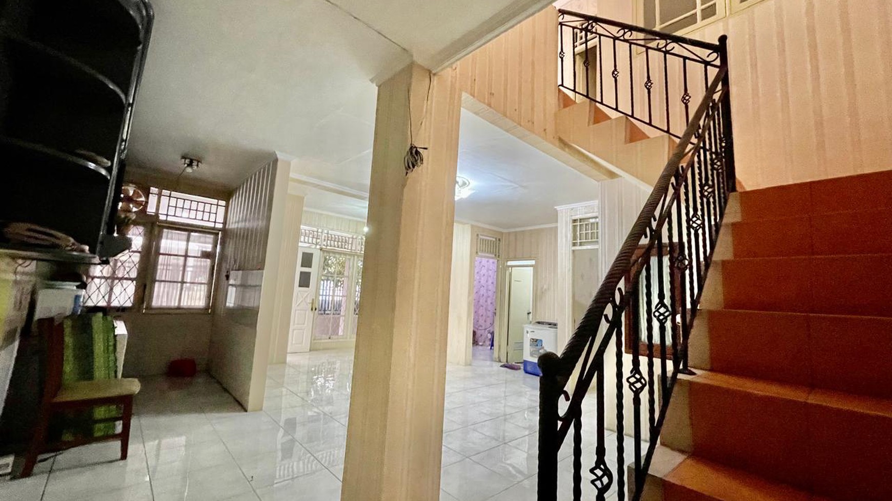 Rumah Minimalis, 2 Lantai, Bebas banjir di Bintaro Sektor 9