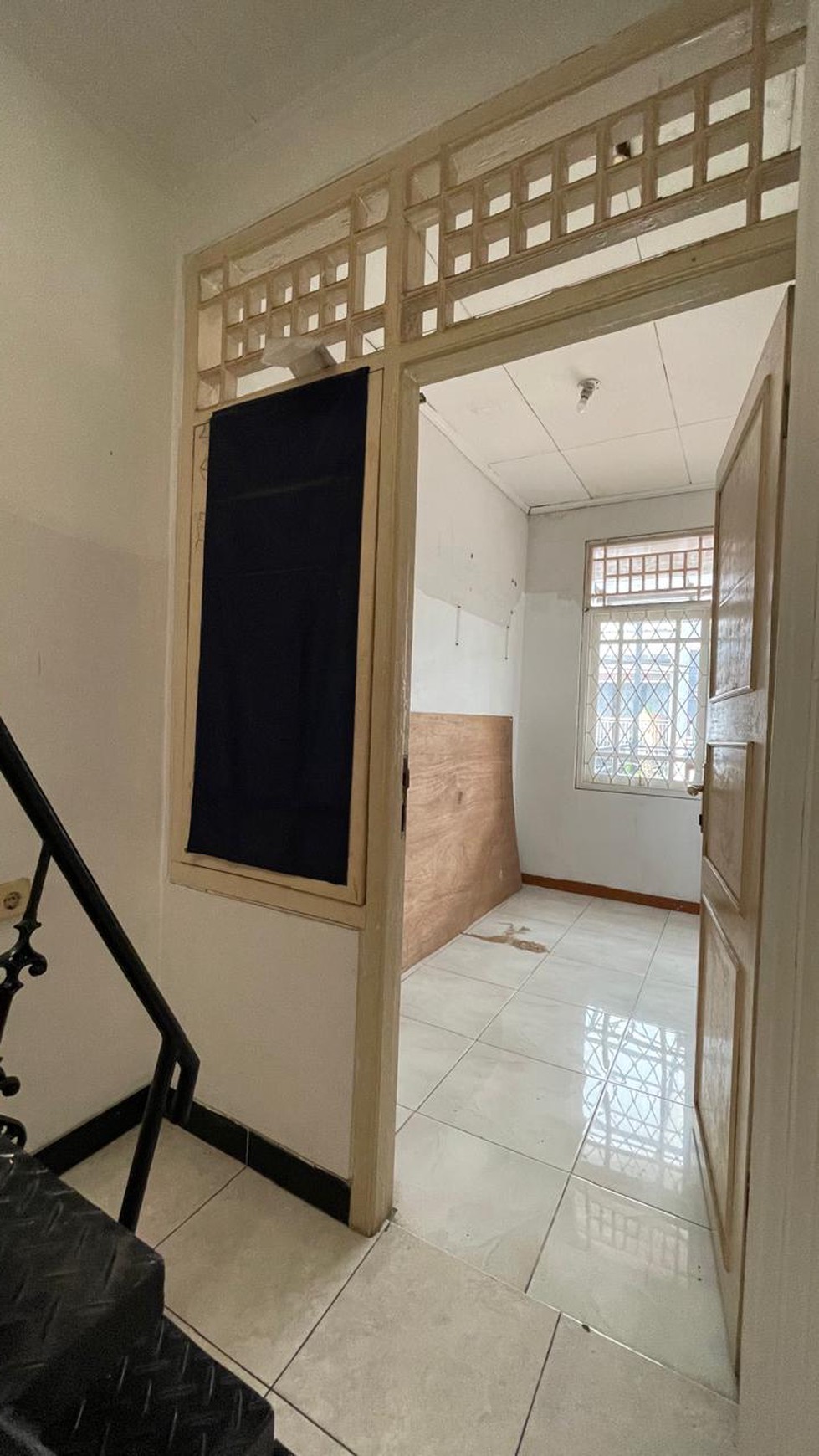 Rumah Minimalis, 2 Lantai, Bebas banjir di Bintaro Sektor 9