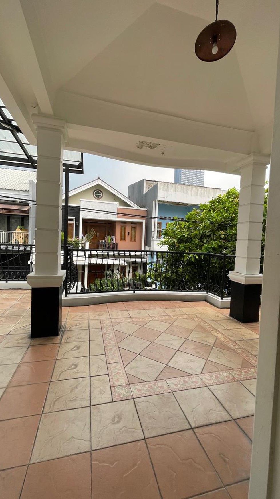 Rumah Minimalis, 2 Lantai, Bebas banjir di Bintaro Sektor 9