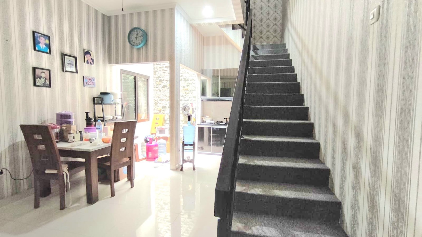 Rumah Cantik,  Rapi Siap Huni di Kota Wisata Cibubur 