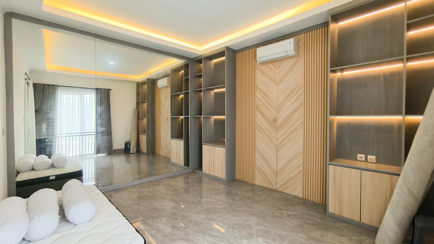 Rumah Bagus Siap Huni Asri di Kebayoran Village, Bintaro Jaya Sektor 7