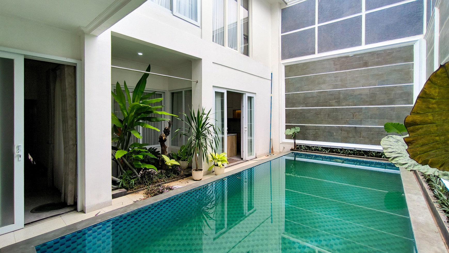 Rumah Bagus Siap Huni Asri di Kebayoran Village, Bintaro Jaya Sektor 7