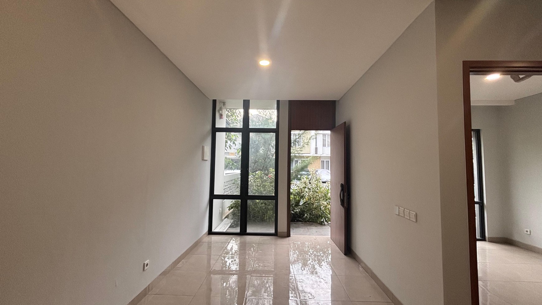 Rumah Miami Unfurnished Brand New  di Kota Wisata Cibubur 