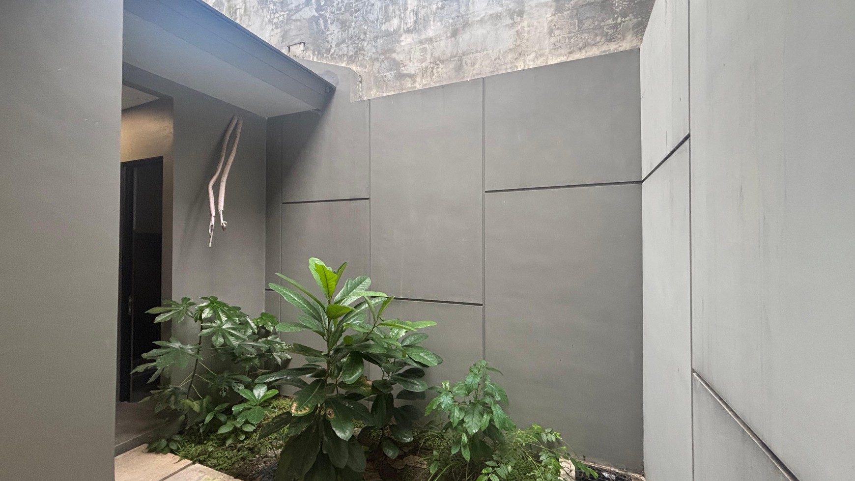 Rumah Miami Unfurnished Brand New  di Kota Wisata Cibubur 