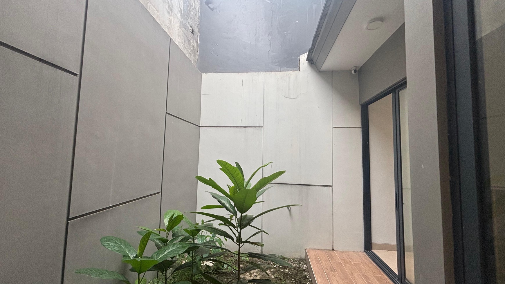 Rumah Miami Unfurnished Brand New  di Kota Wisata Cibubur 