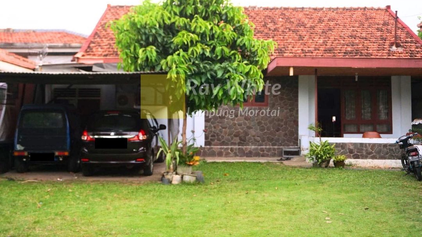Dijual Rumah dengan Pekarangan Luas Di Pusat KOta br