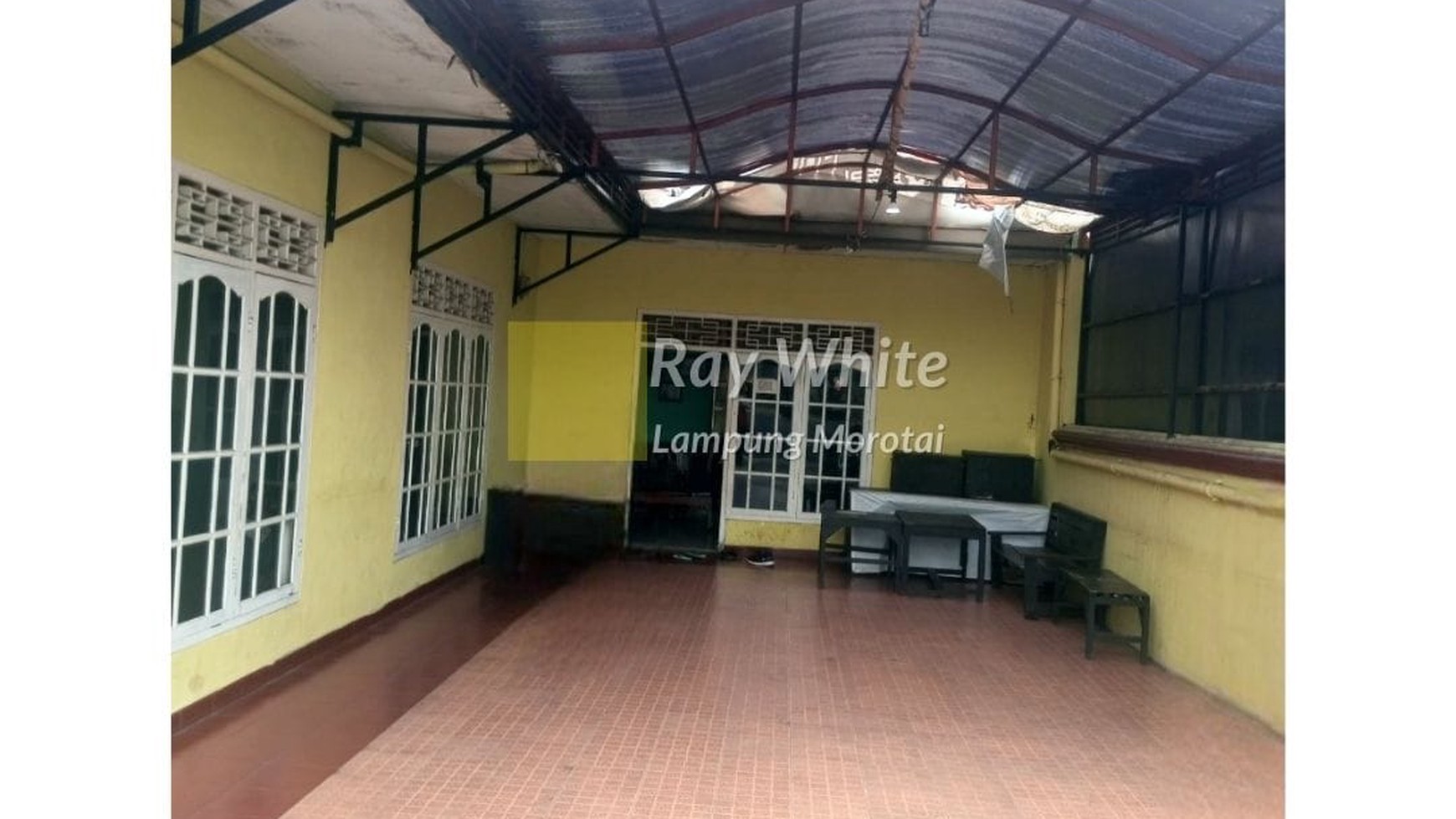 Dijual Rumah di Depan Jalan Lebar aspal is