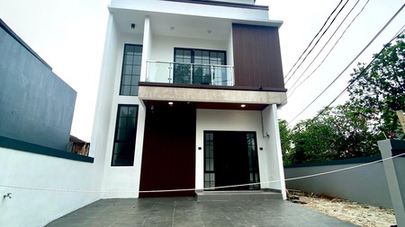 Rumah Brand New Diarea Graha Bintaro, Dekat Gat Tol Parigi