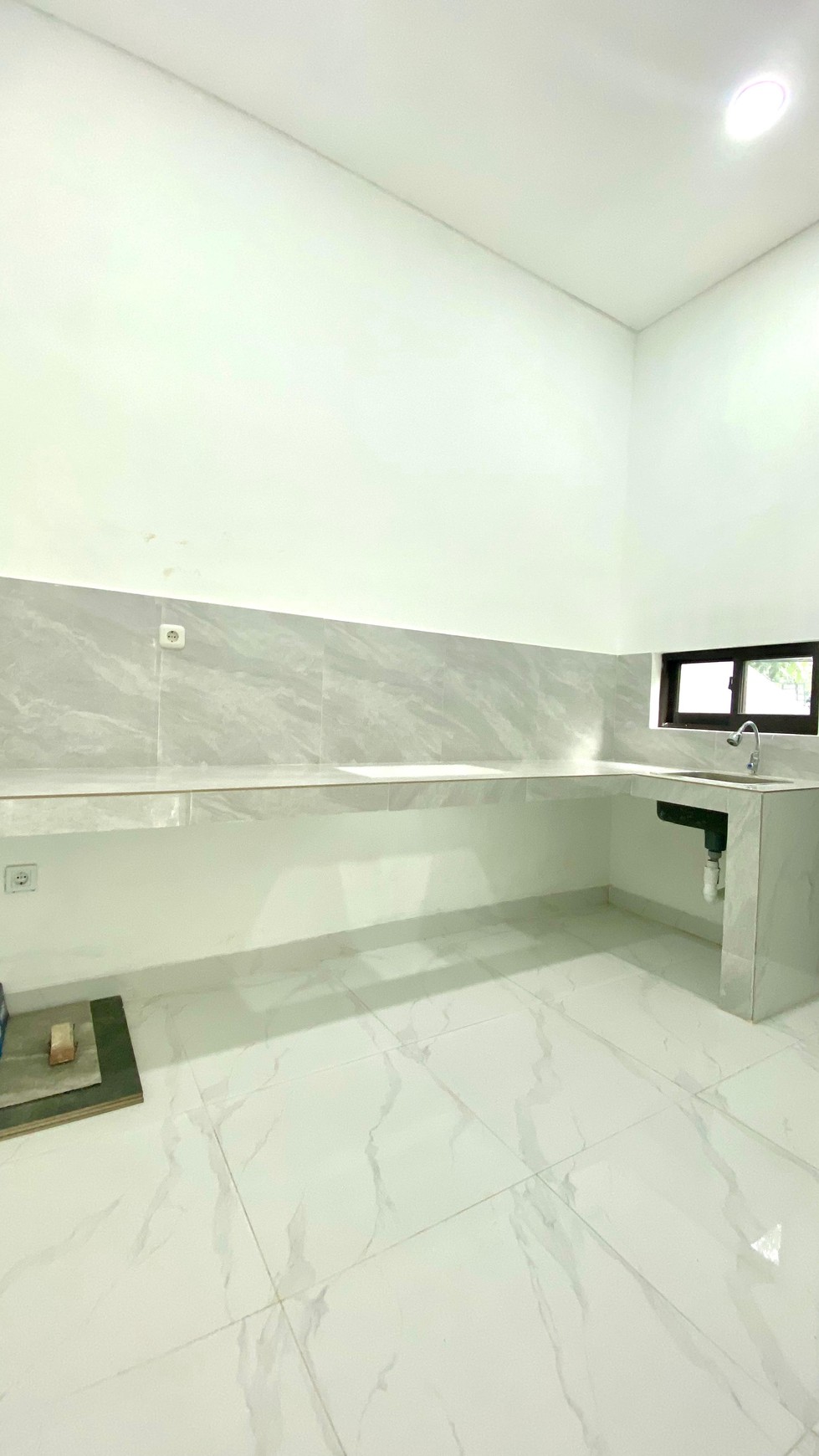 Rumah Brand New 2Lantai Diarea Graha Bintaro, Dekat Gat Tol Parigi