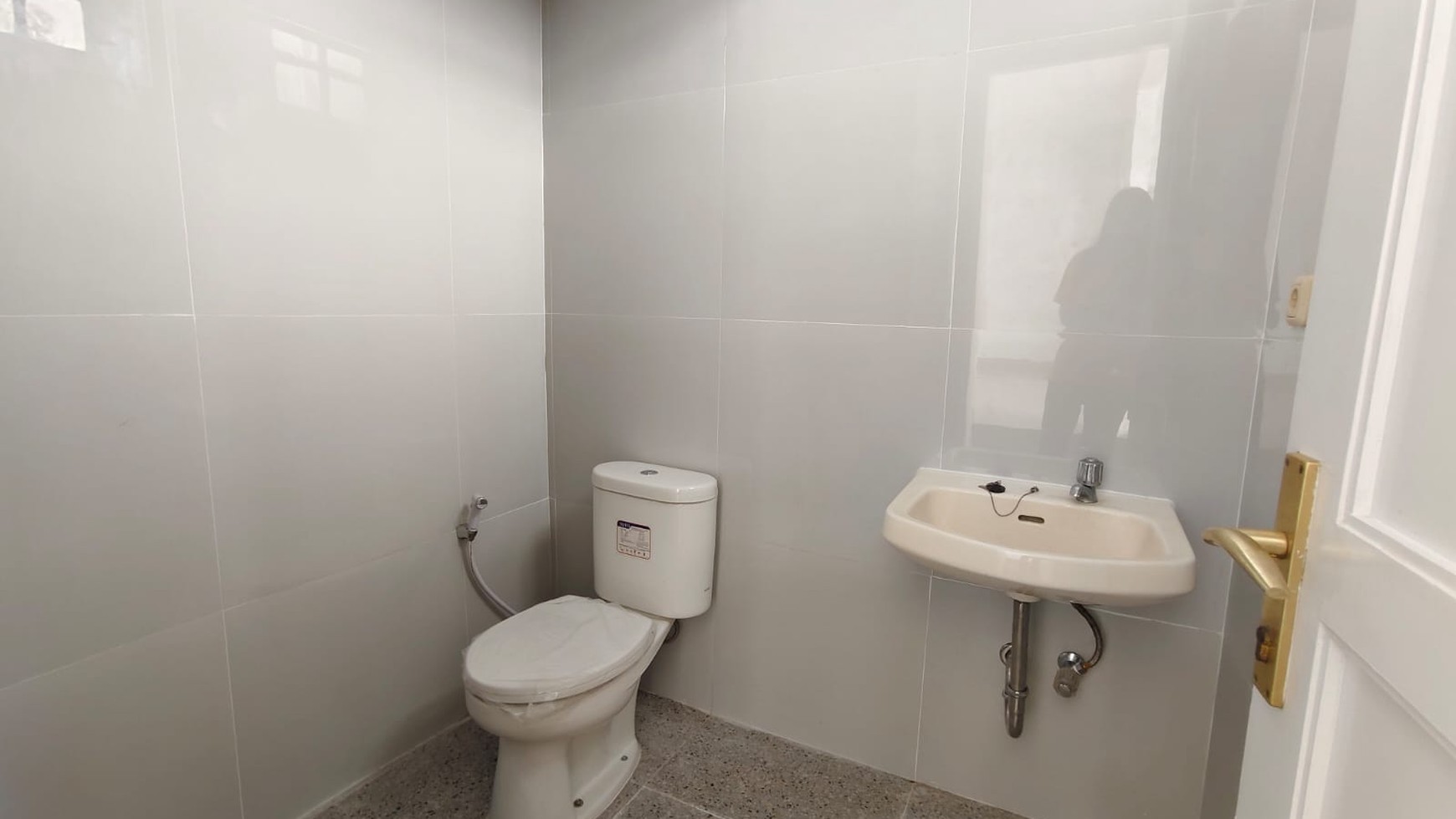 Rumah Minimalis Siap Huni Kota wisata Cibubur