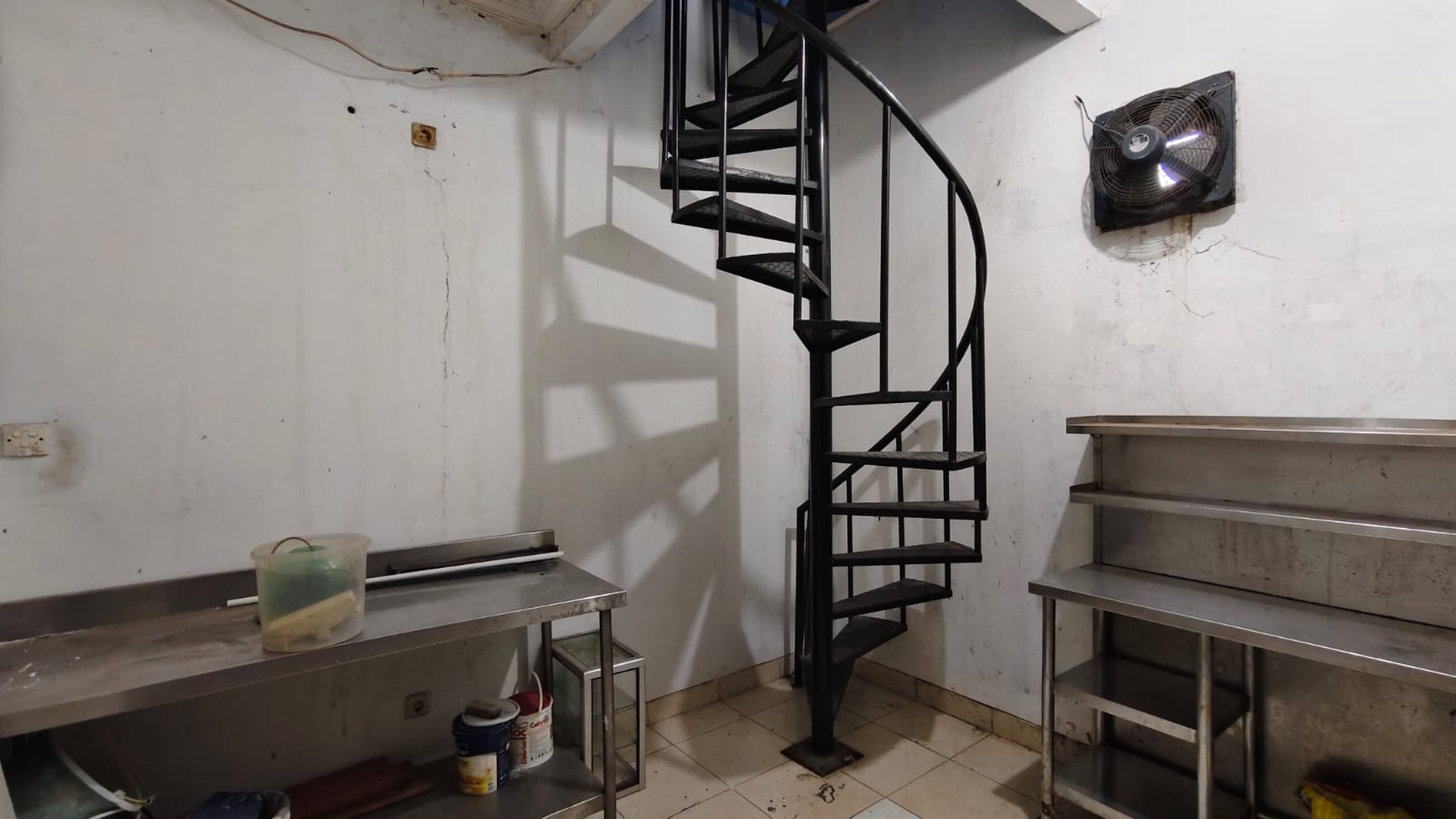 Rumah Hitung Tanah Area Cipete