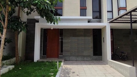 Dijual Rumah 2 lantai di North West Lake Citraland Surabaya