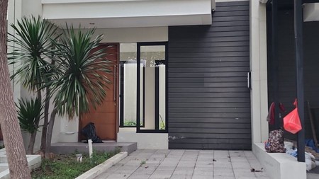 Dijual Rumah 2 lantai di North West Lake Citraland Surabaya