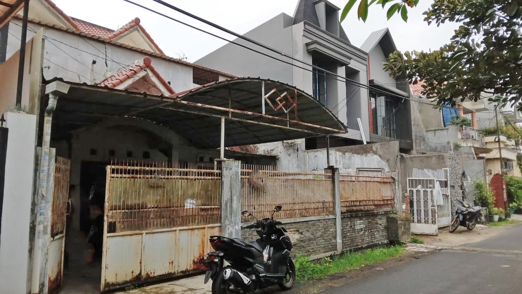 Rumah di Taman Meruya Ilir Jakarta Barat