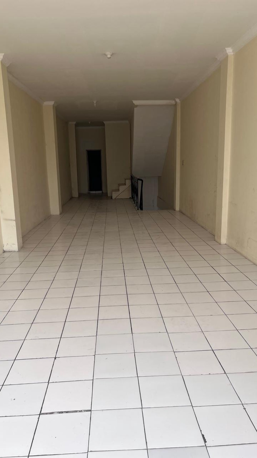 Ruko 3 Lantai Disewakan Lokasi Strategis di Tebet Raya