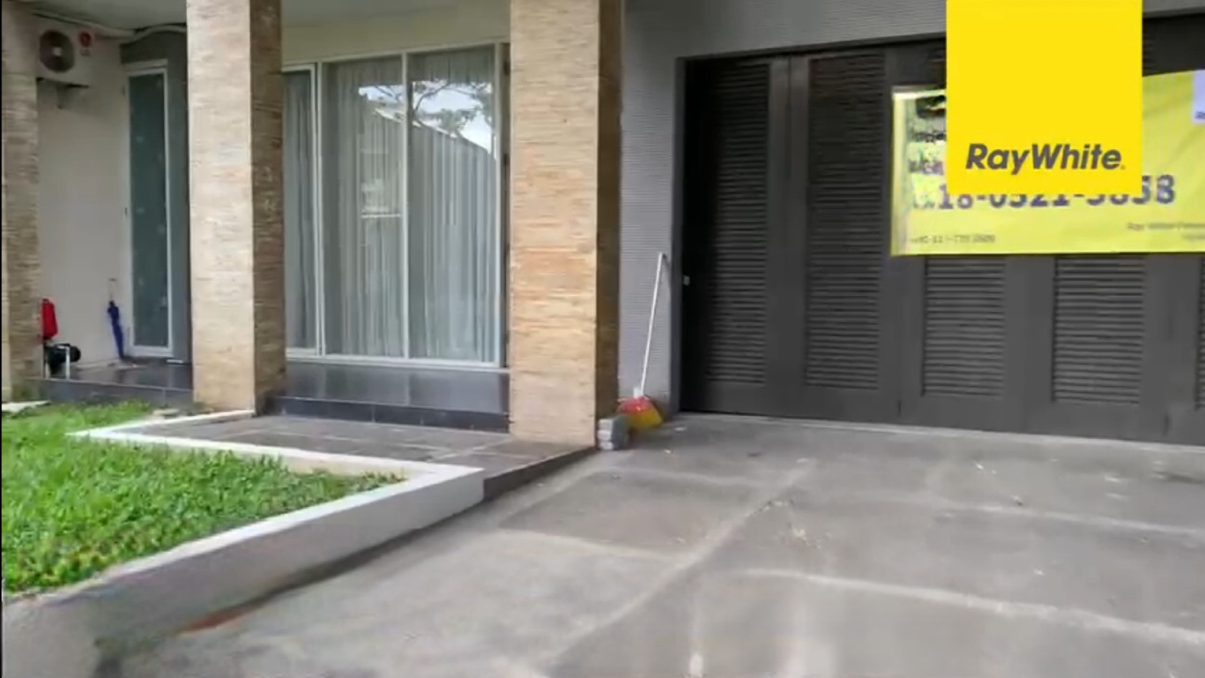 Disewakan Rumah Royal Residence - Raya Luar Cluster Dekat Citraland, Pakuwon Indah, Dian Istana
