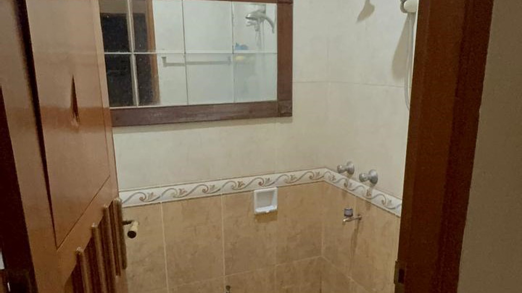 Rumah Hitung Tanah Area Cipete