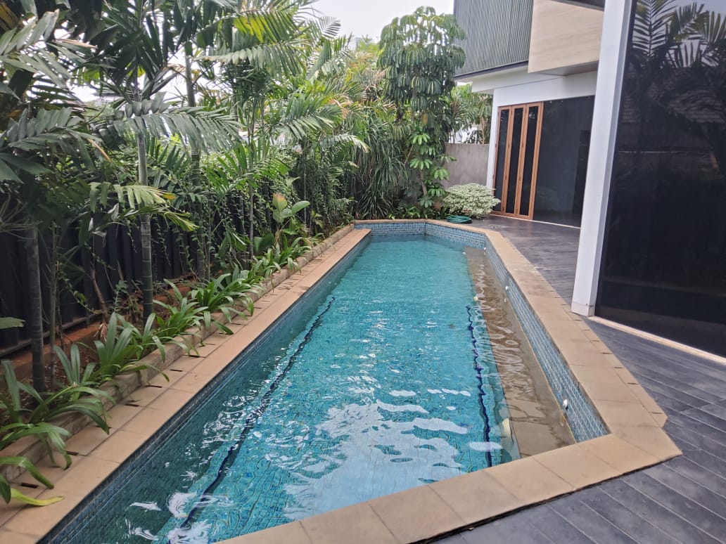 Rumah Baru Minimalis dekat Patra  Kuningan Lokasi Strategis, Jakarta Selatan..
