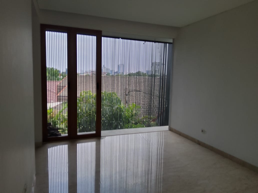 Rumah Baru Minimalis dekat Patra  Kuningan Lokasi Strategis, Jakarta Selatan..