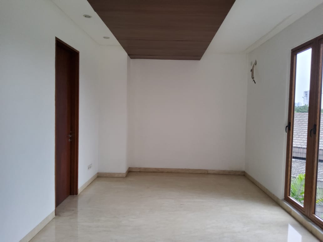 Rumah Baru Minimalis dekat Patra  Kuningan Lokasi Strategis, Jakarta Selatan..