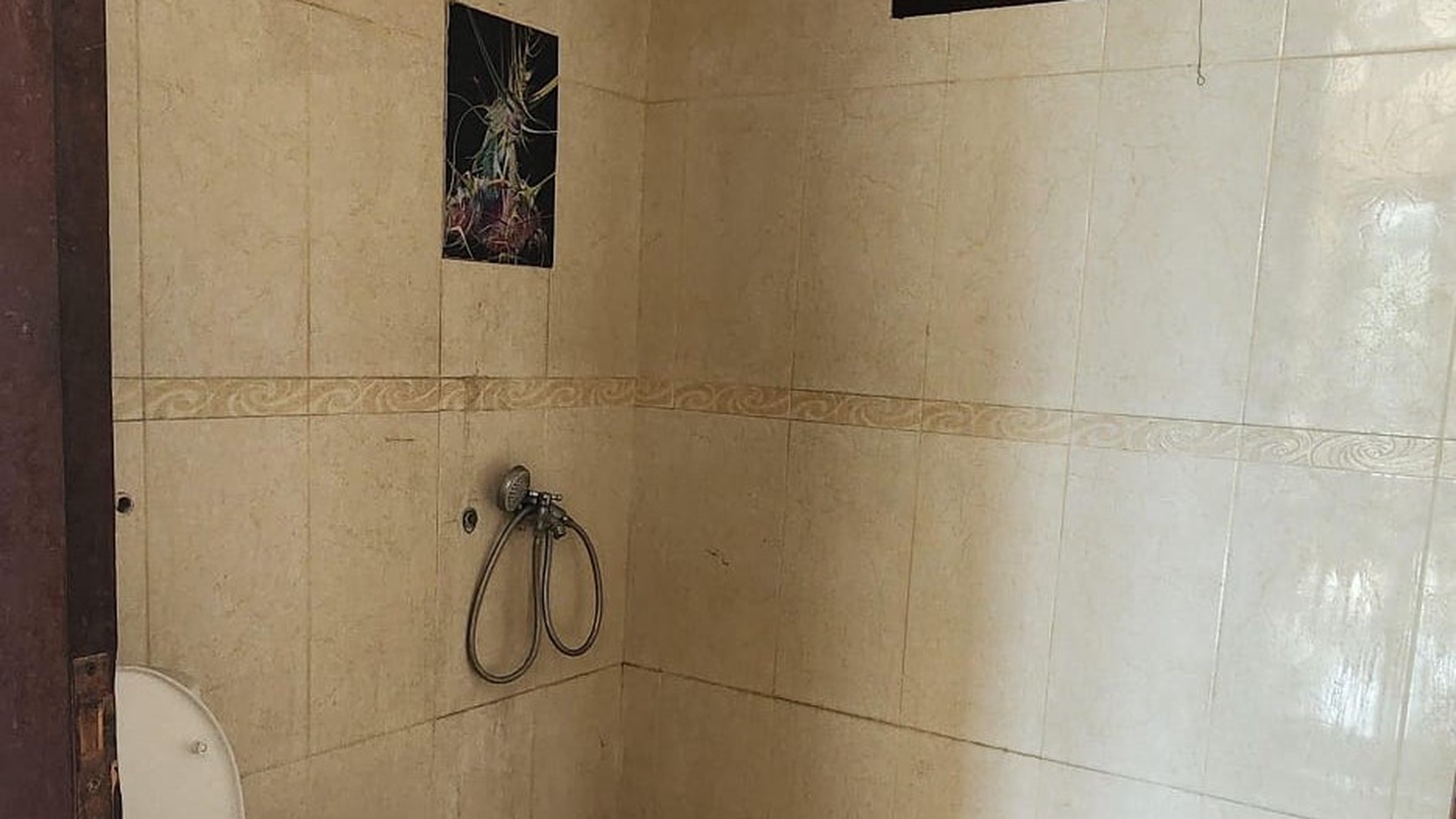Rumah Bagus Luas Asri, Semi Furnished, Strategis Akses Toll, Taman Luas, Jl Benda Jagakarsa JakSel - Bonus : sebagai Usaha Sewa Rumah Shooting Film.