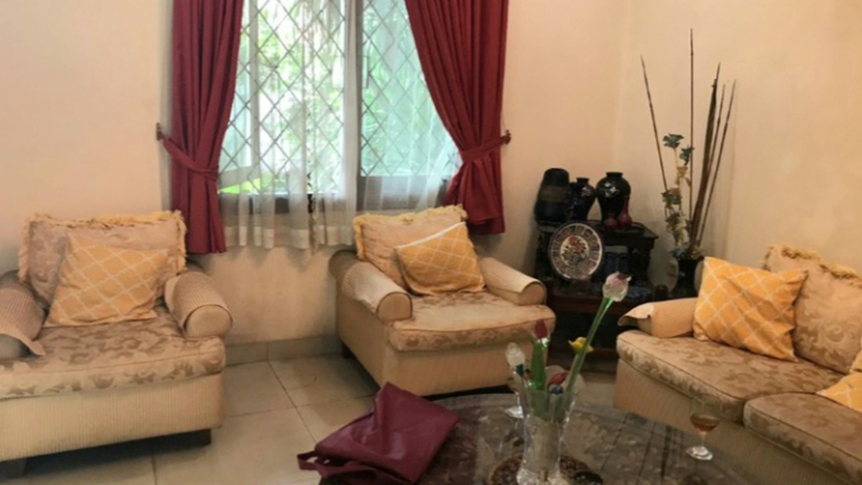 Rumah nyaman di jalan gandaria VIII dekat ke Gandaria City dan Mayestik.