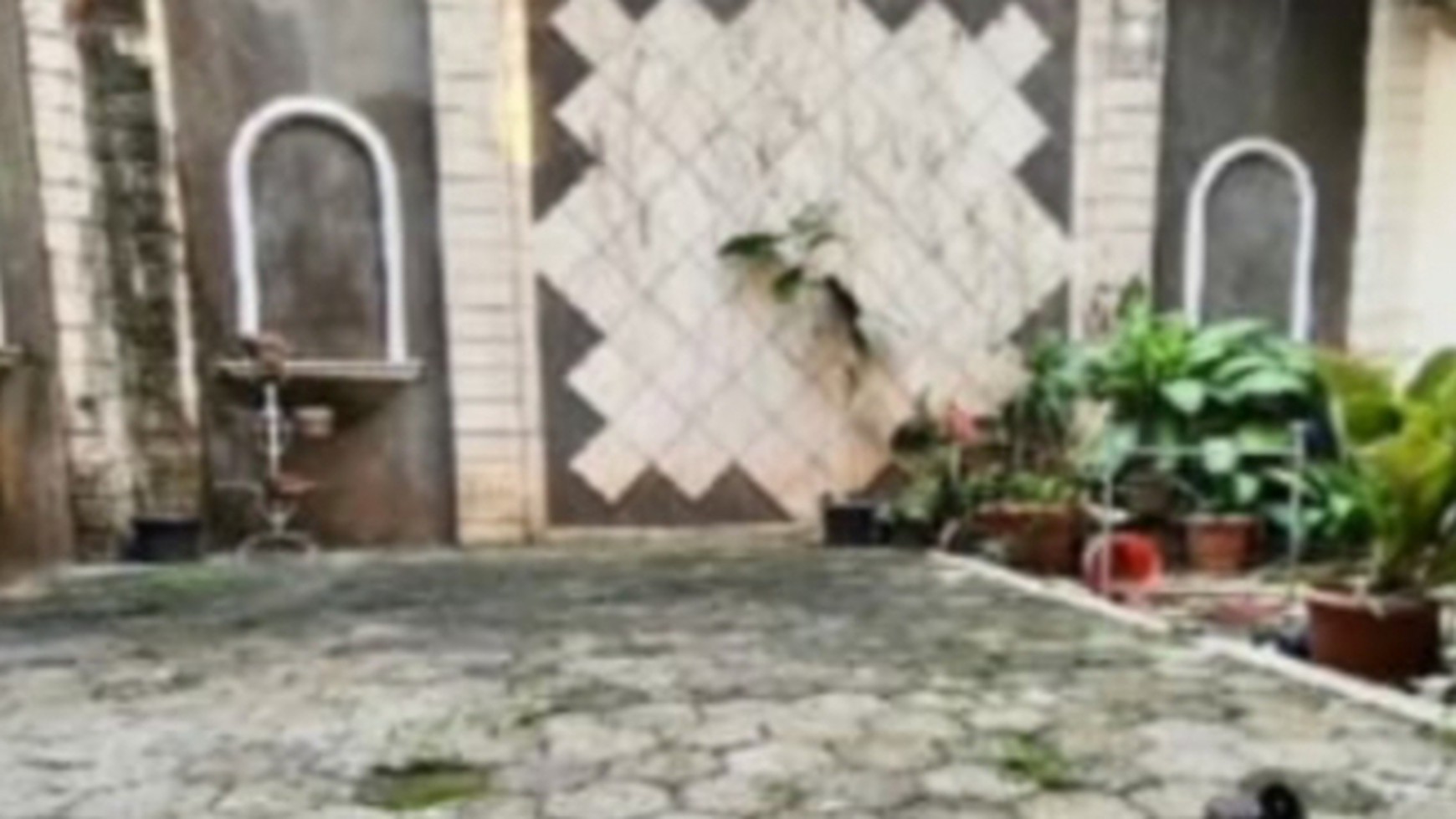 Rumah nyaman di jalan gandaria VIII dekat ke Gandaria City dan Mayestik.